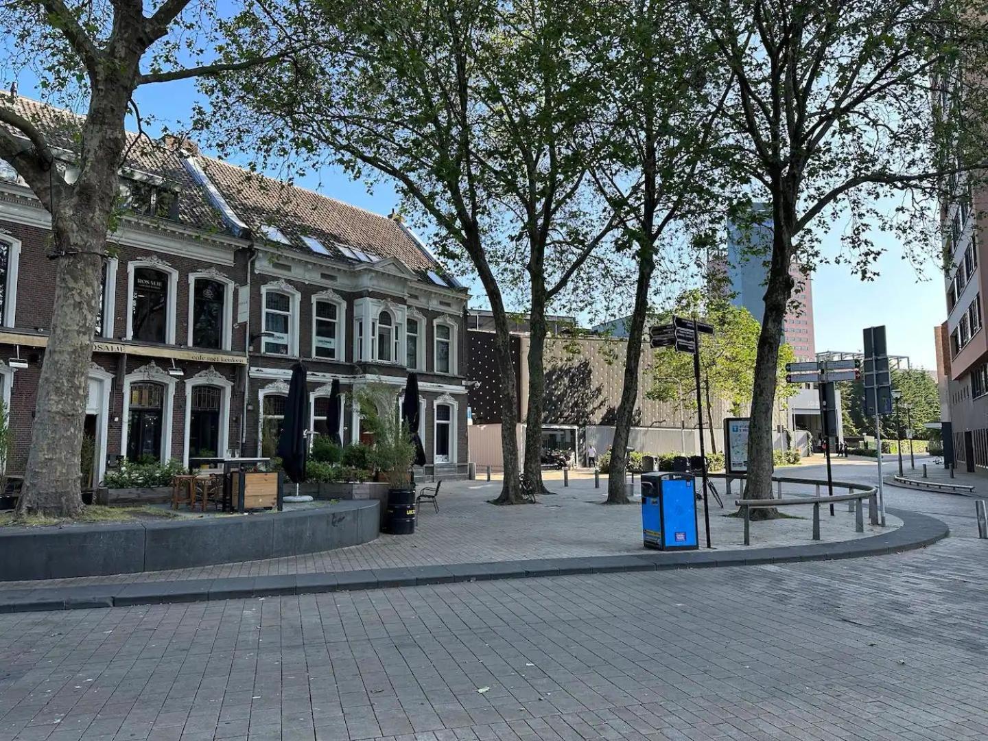 6P Hotspot Wifi Near Poppodium013 And City Center Tilburg Bagian luar foto