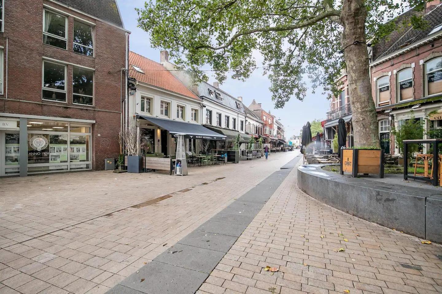6P Hotspot Wifi Near Poppodium013 And City Center Tilburg Bagian luar foto